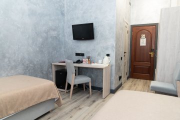 Suite double room with two separate beds